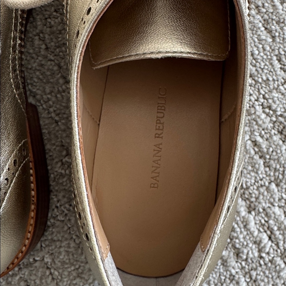 Banana Republic Metallic Leather Brogue Oxfords | Size 9 | Polished Neutral Flat - Picture 3 of 9